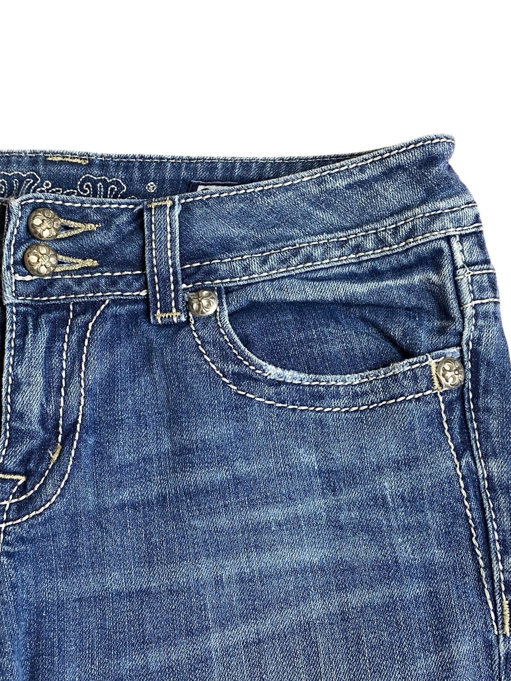 Miss Me Embellished Embroidered Capri Jeans Women’s size 29 - Picture 5 of 16
